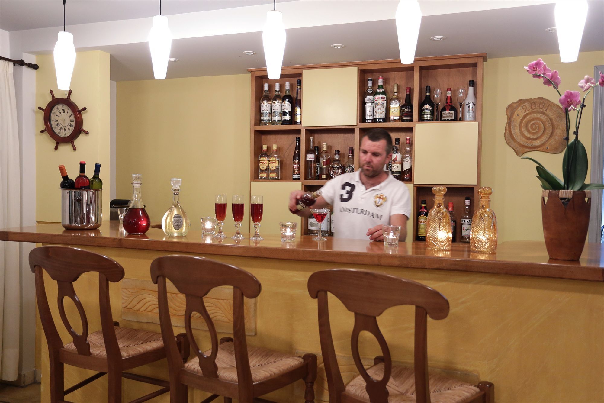 Brazzera Hotel Finikas (Syros)