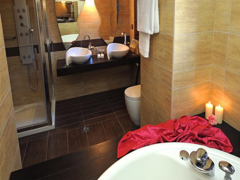 Iakovakis & Hotel 4*