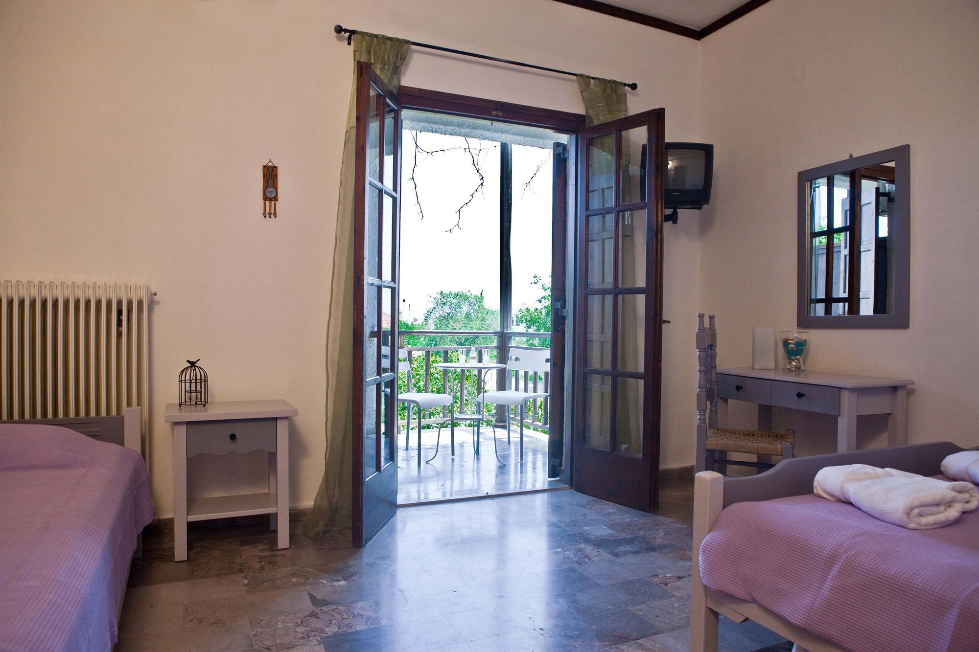 Seranides Boutique