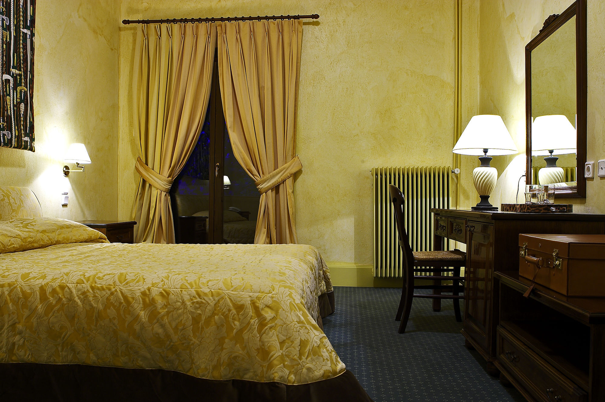 Country Club & Mikro Chorio (Central Greece)