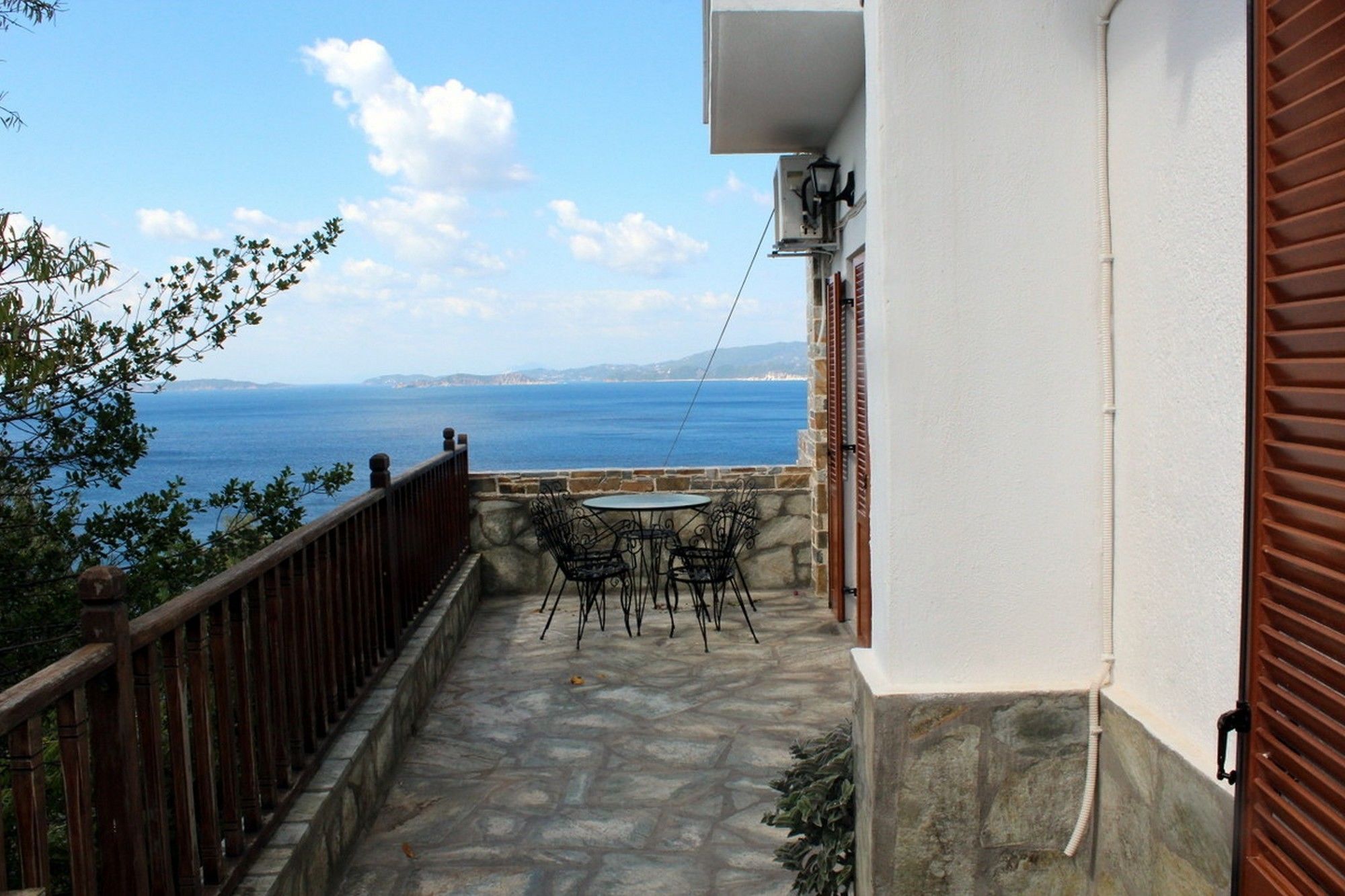 Aegean Wave - Faros