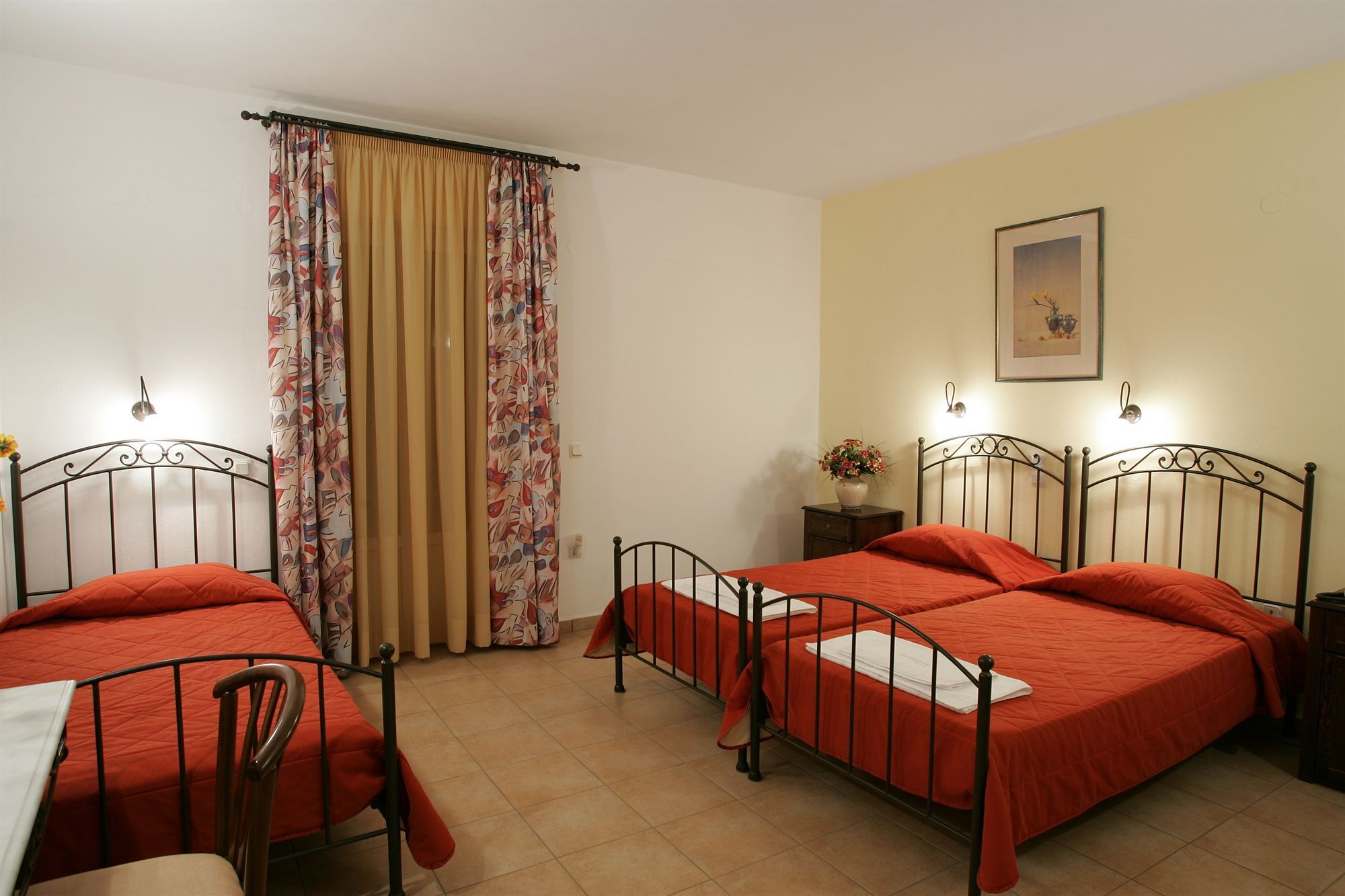 Brazzera 3* Finikas (Syros)