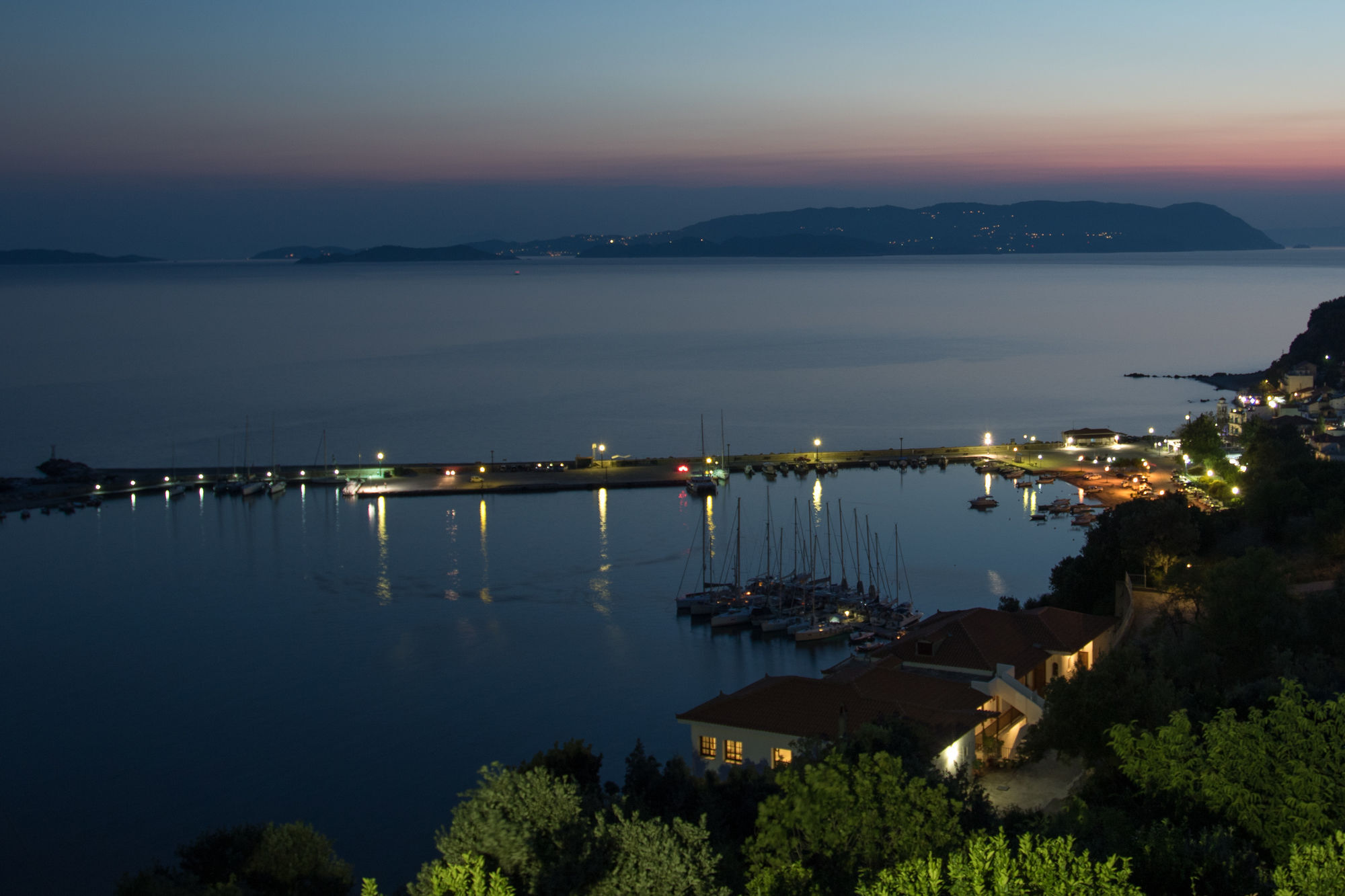 Aegean Wave - Faros