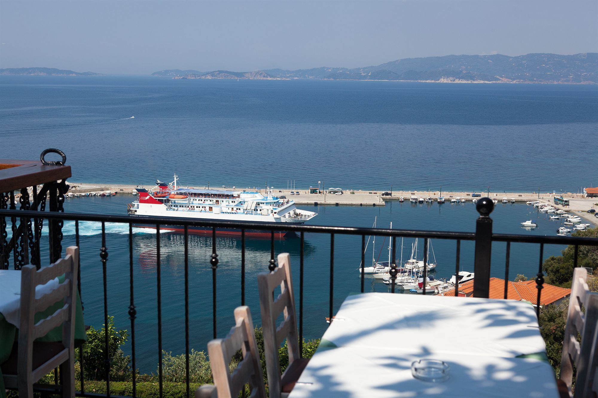 Aegean Wave - Faros Aparthotel 3*