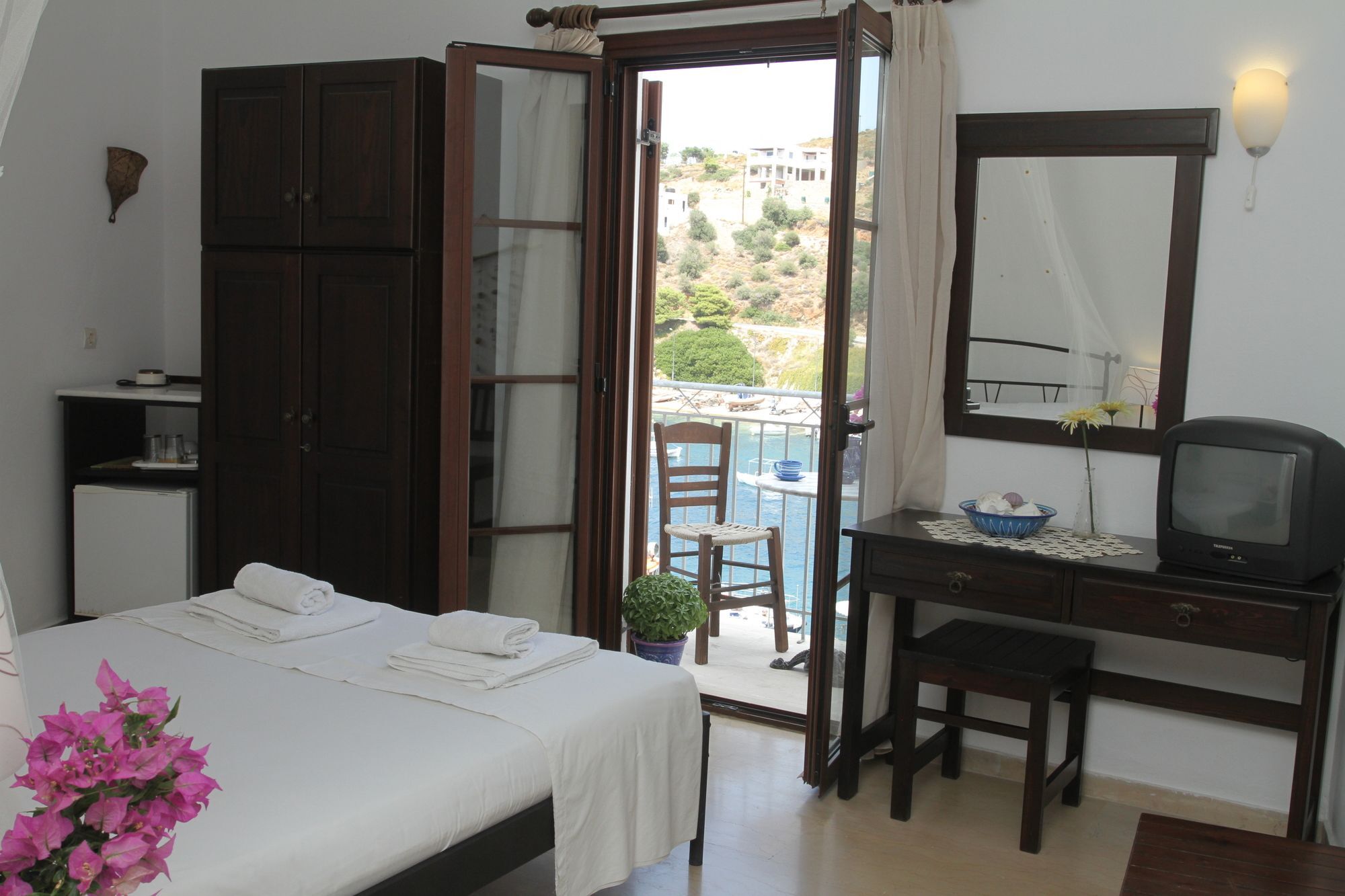 Lykomides 2* Linaria (Skyros)