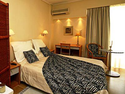 Hotel John's 3*