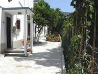 Harry's Bar & 1 Aparthotel