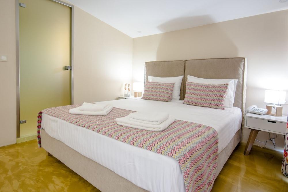 Hotel Koukounaria & 4*