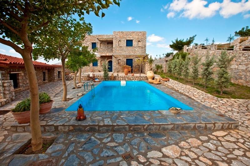 Aoritis Villas *