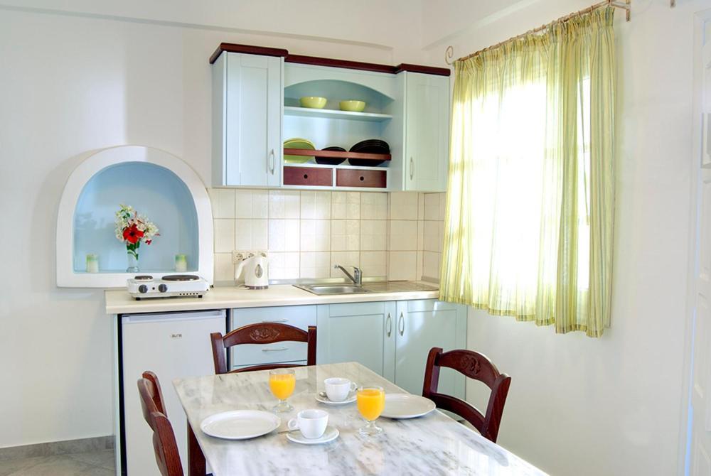 Island House 3* Mylopotas