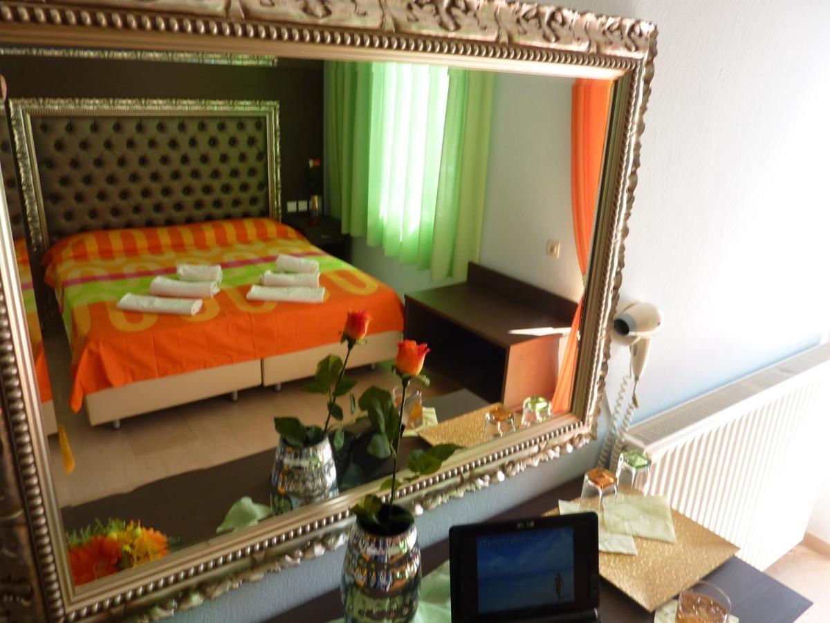 White Rose Hotel