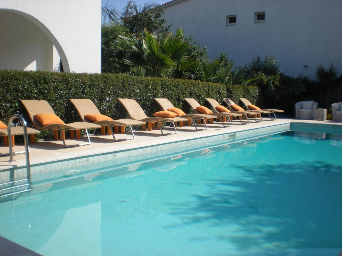 Aparthotel Manolis' House