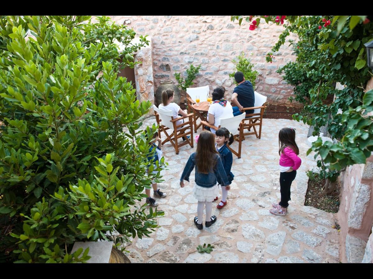 Arapakis Historic Castle Pyrgos Dirou