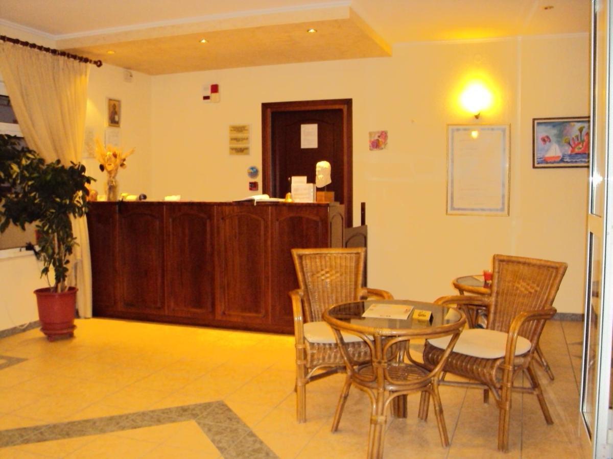 Amalia Aparthotel 3*