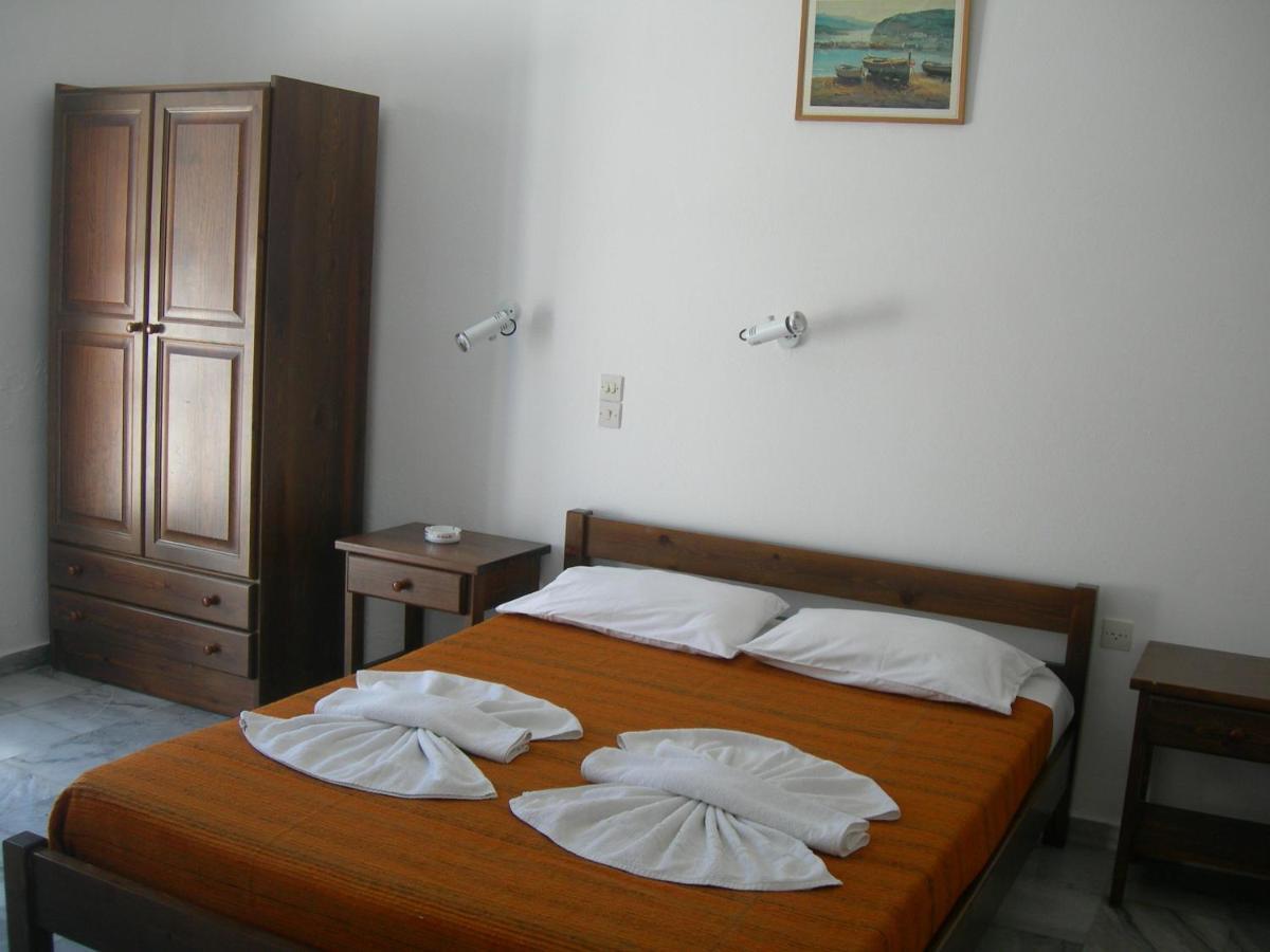 Bizas & 3* Parikia (Paros)