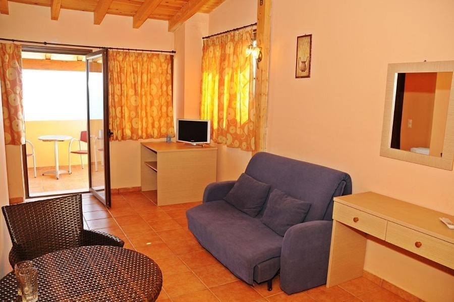 Eugenia Aparthotel