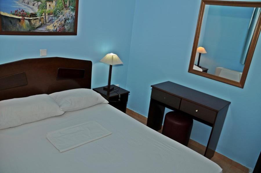 Eugenia Aparthotel 3*