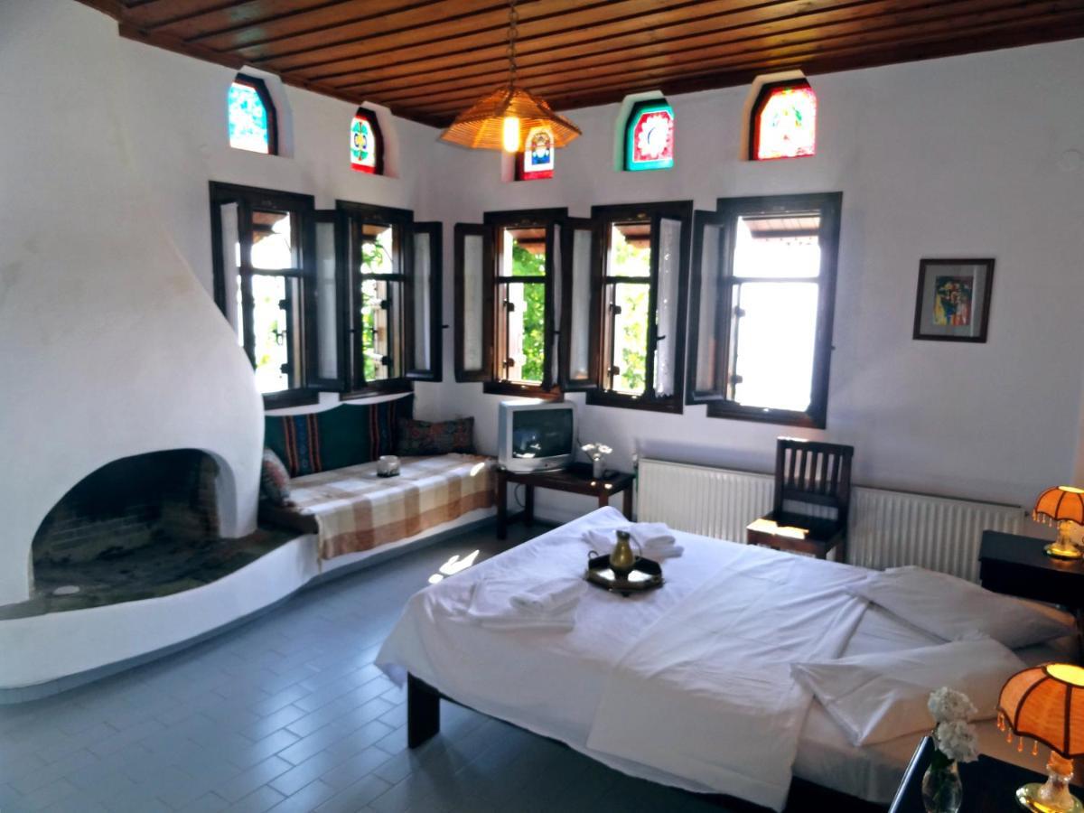 Hotel Vrionis 2*