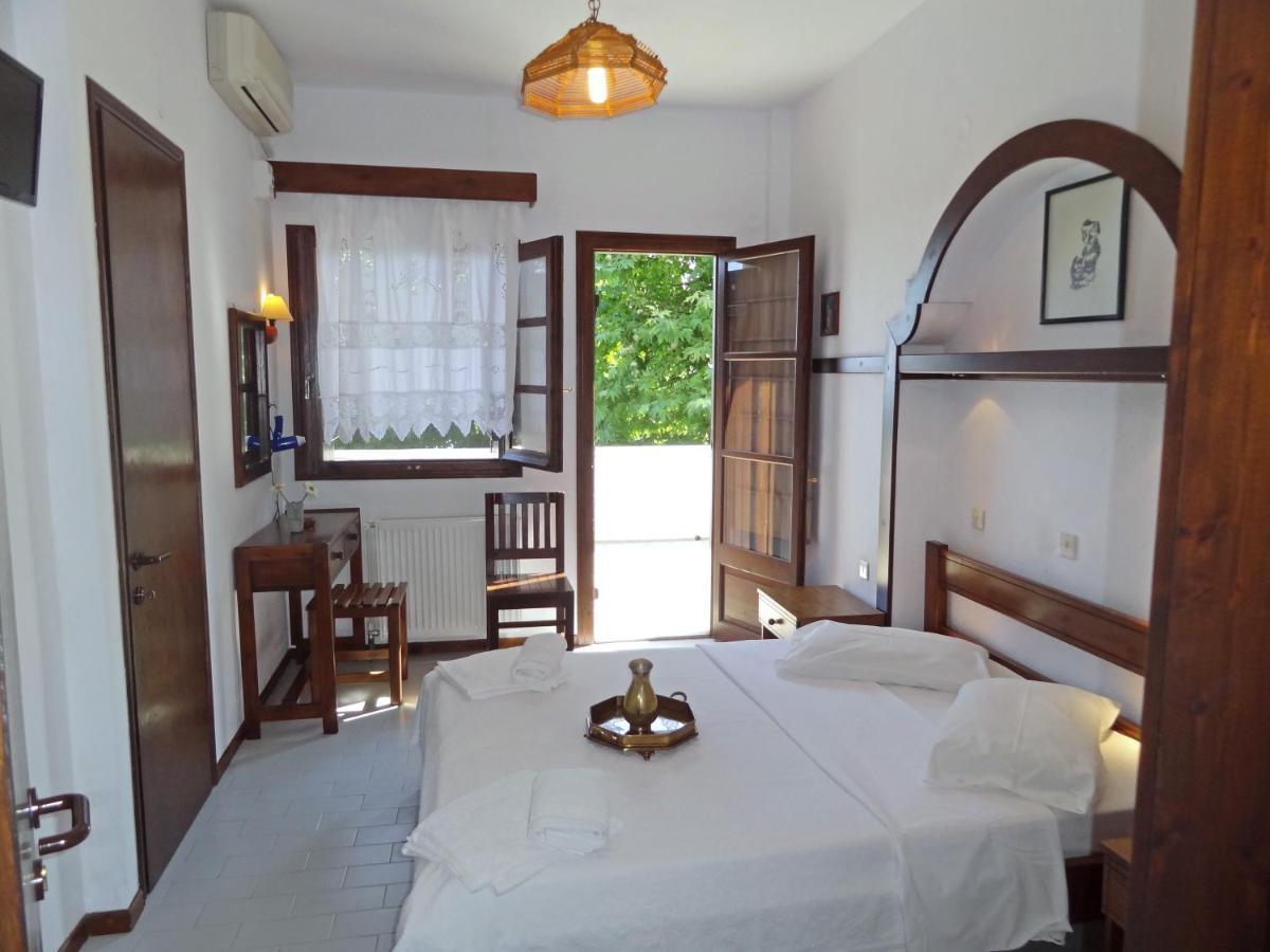 Vrionis Hotel 2*