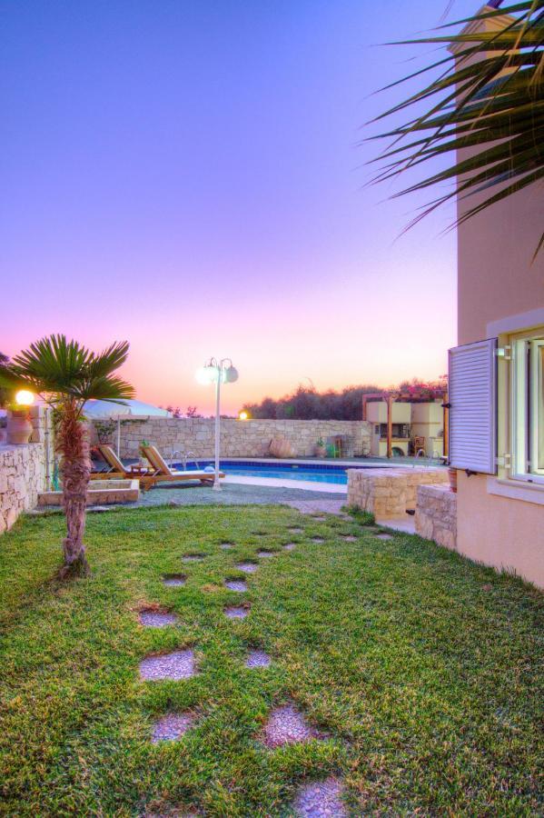 Arkadi Hills Estate *