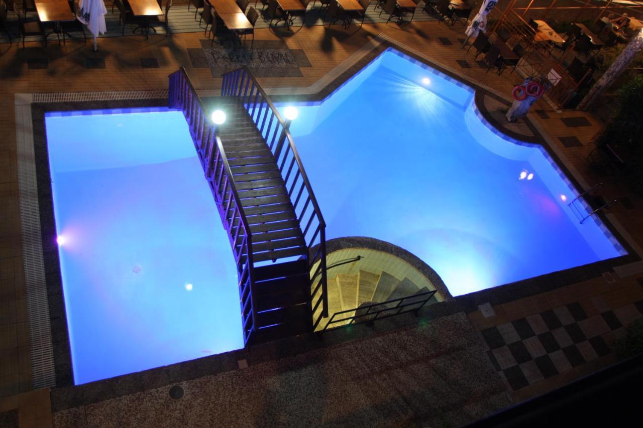 Pebble Aparthotel 2*