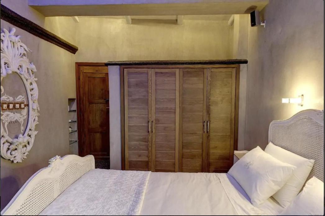 Chateau Cascara Villa