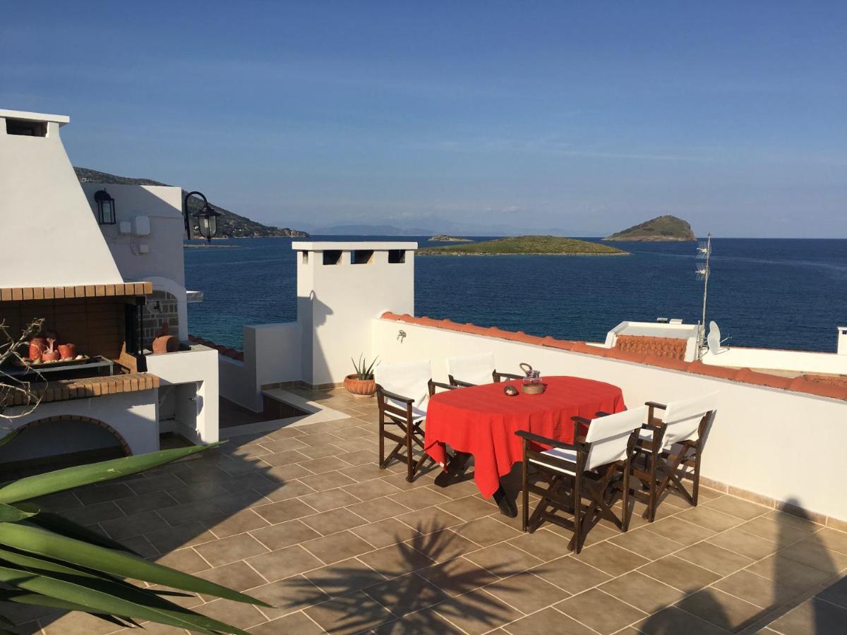 Bay Watch Close To The Airport At