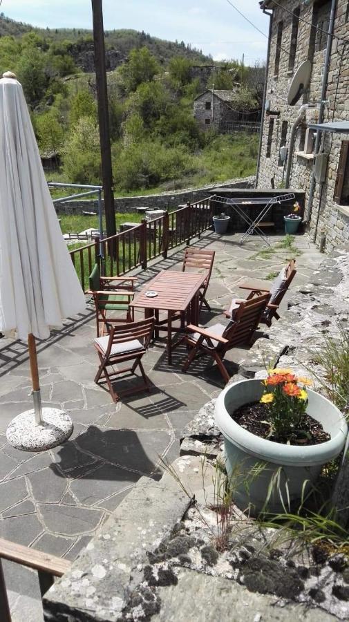 Amanitis Stone House *