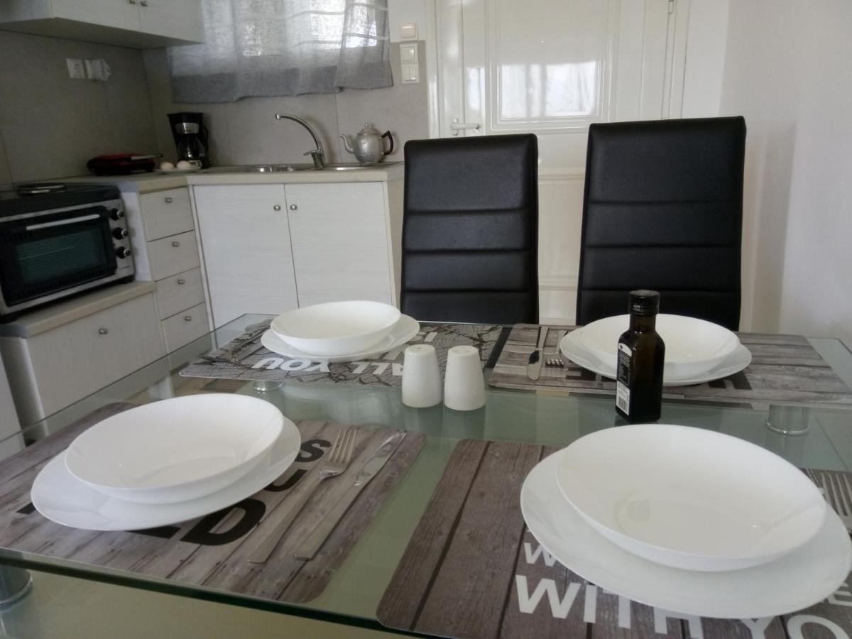 Thea Apartment Agia Marina (Crete)
