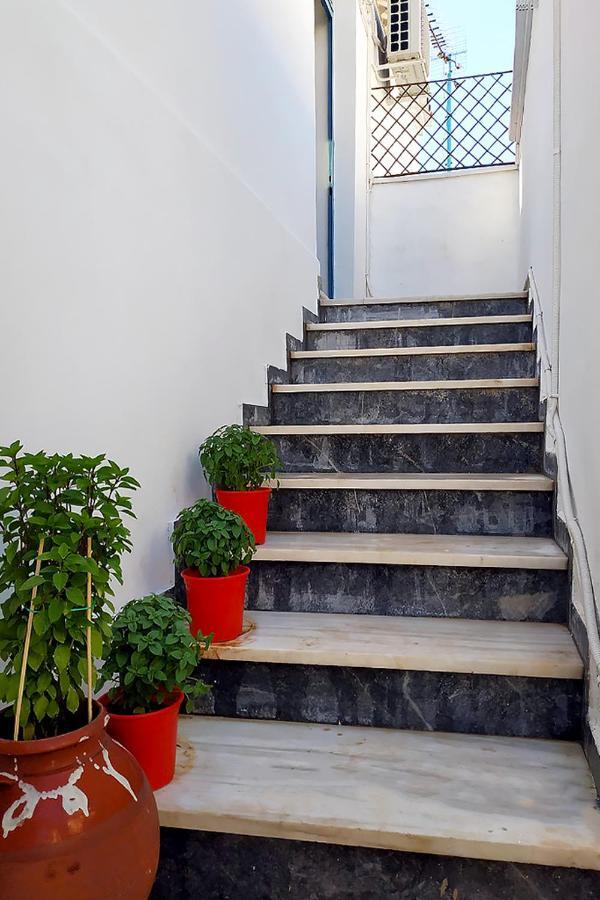 Ariadne,traditional In Centre Of Poros