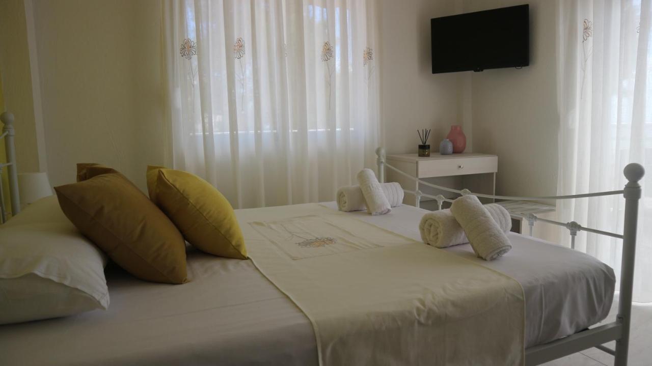 Chelona Apartment *