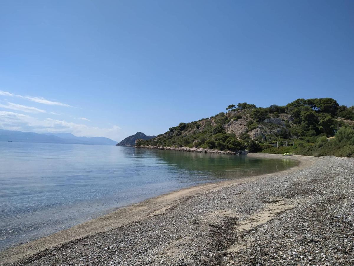 Beautiful House By The Sea,loutraki Skaloma. Loutraki (Corinthia)