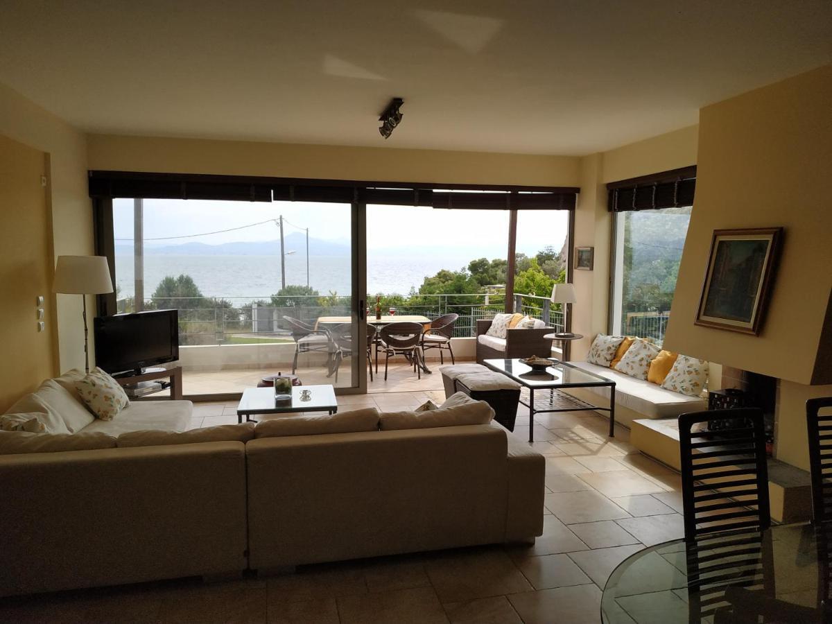 Holiday home Beautiful House By The Sea,loutraki Skaloma. Loutraki (Corinthia)
