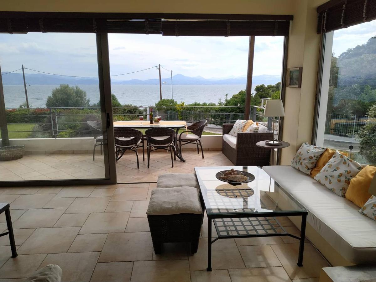 Beautiful House By The Sea,loutraki Skaloma. Holiday home *