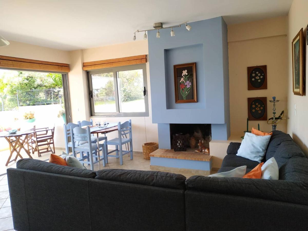 Beautiful House By The Sea,loutraki Skaloma. Loutraki (Corinthia)