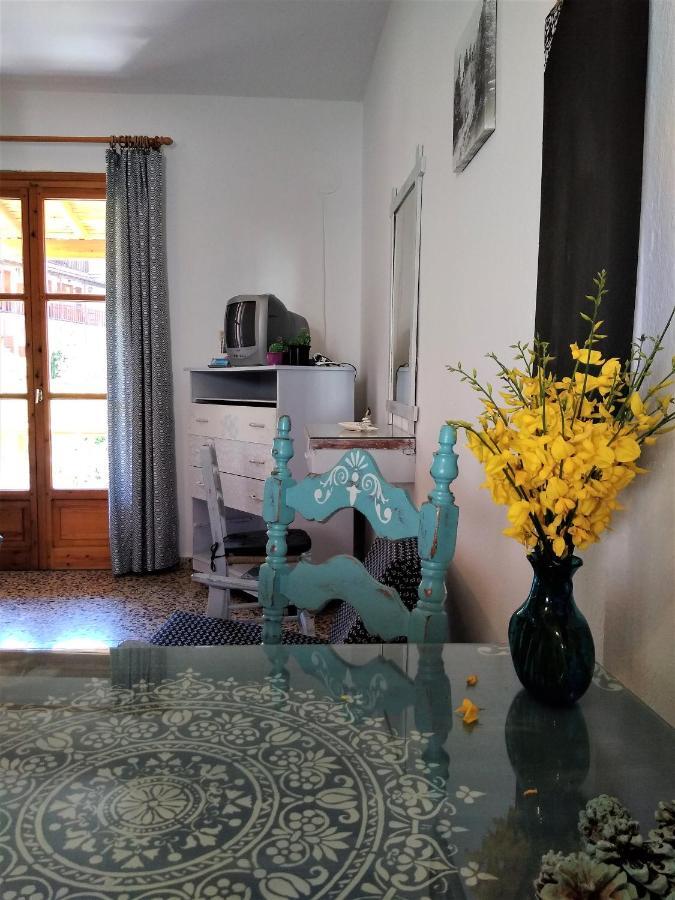 Kotroni Skiathos Town