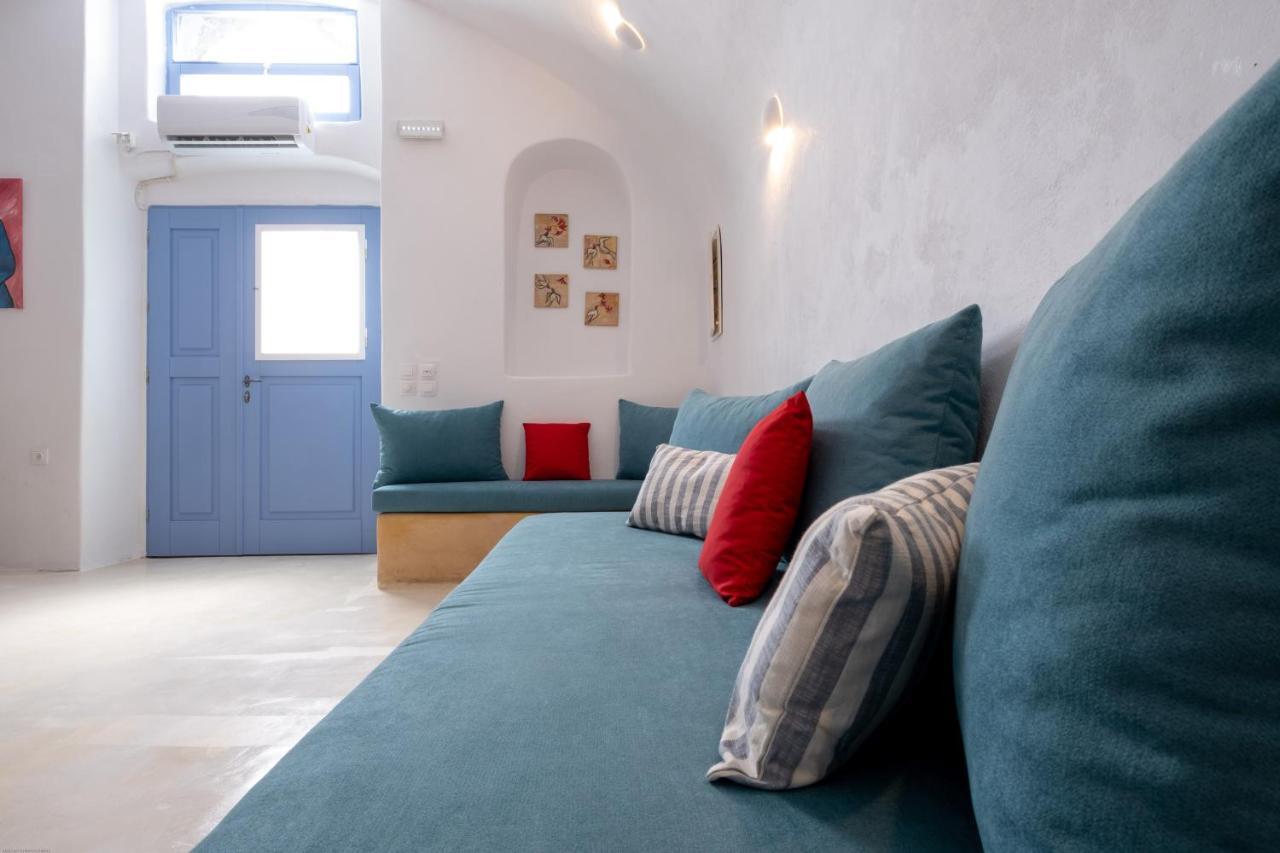 Villa Labyrinth Traditional