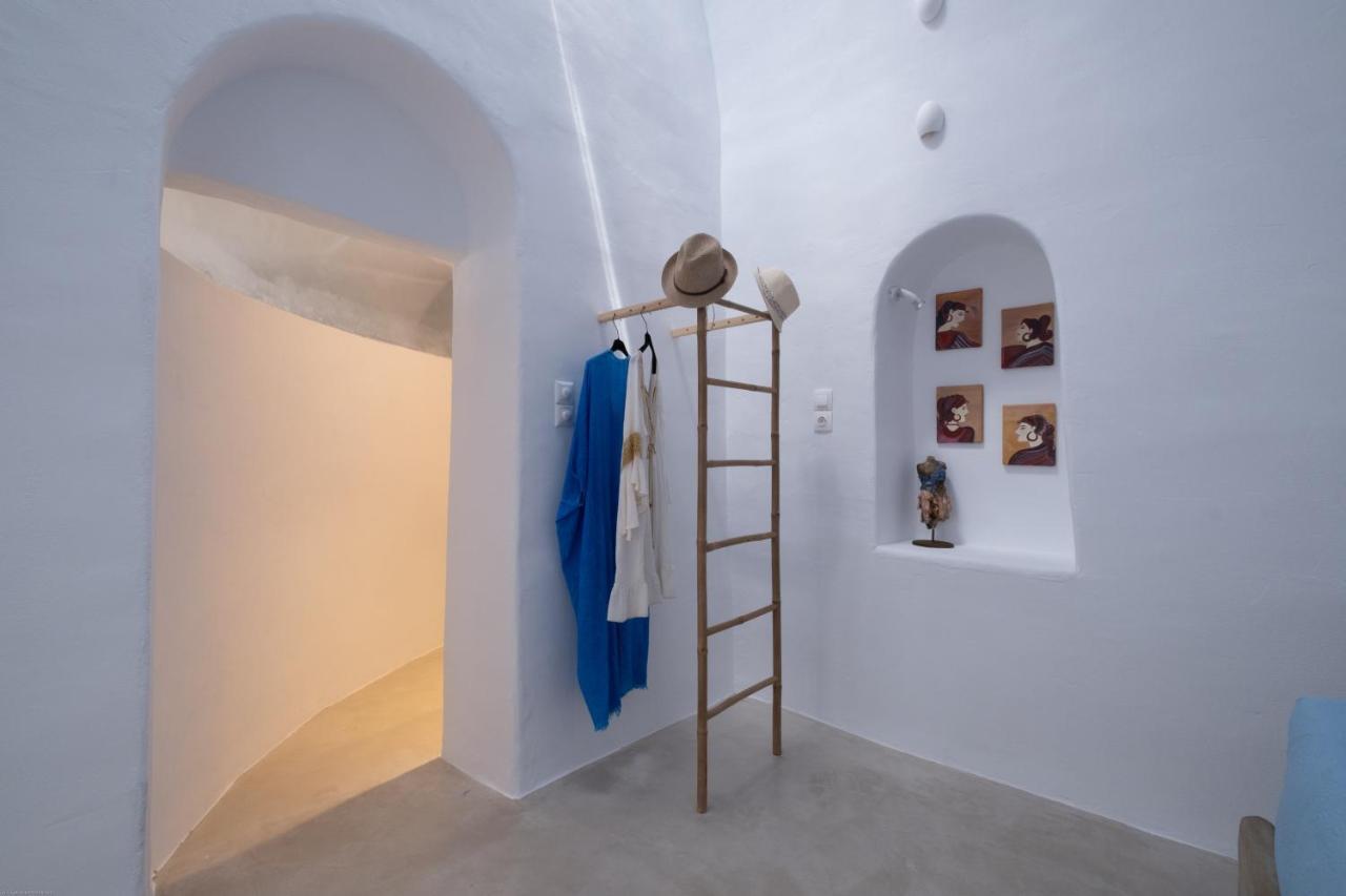 Villa Labyrinth Traditional
