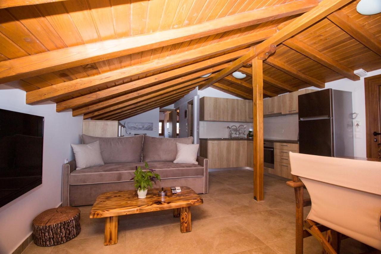 Golden Attic Apartment *
