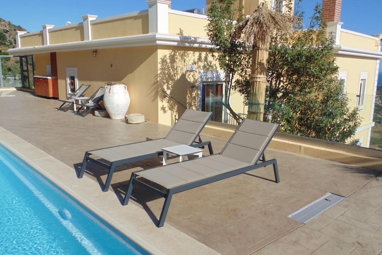 Olenia Apartment