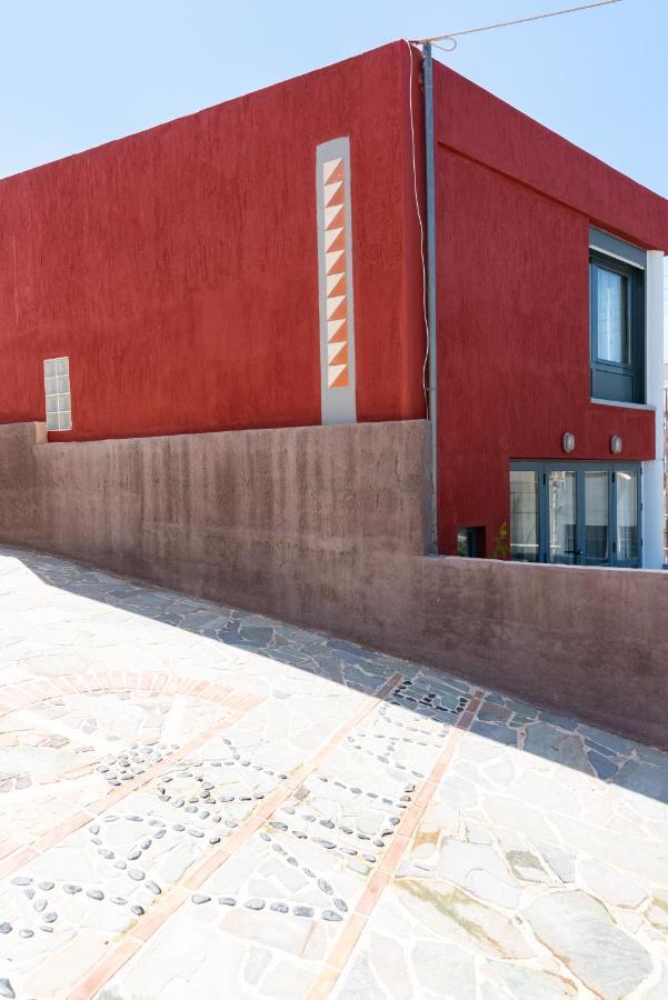 Apartment Red Beachfront *