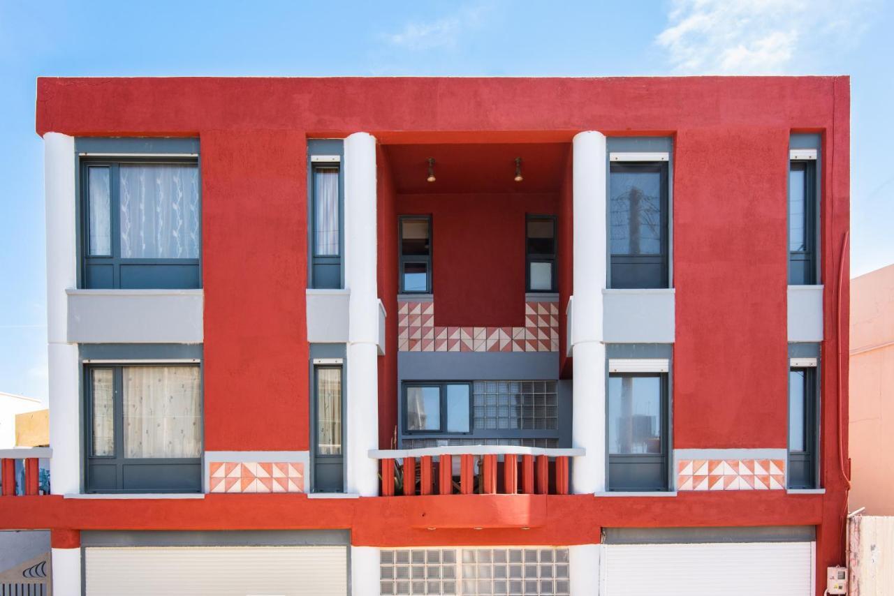 Apartment Red Beachfront