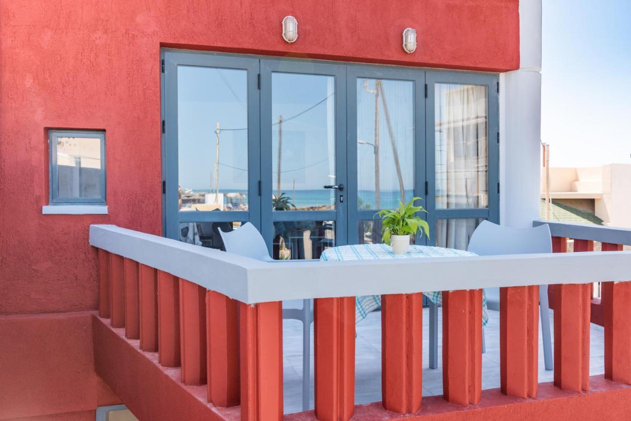 Apartment Red Beachfront *