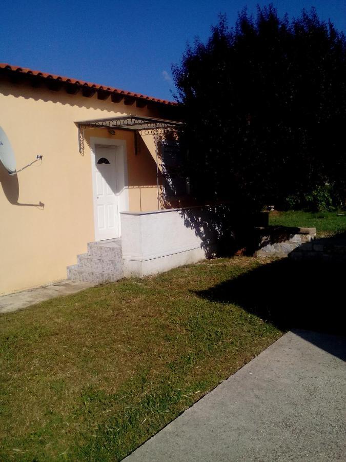 στουσ πυργουσ θερμησ Apartment Mytilene