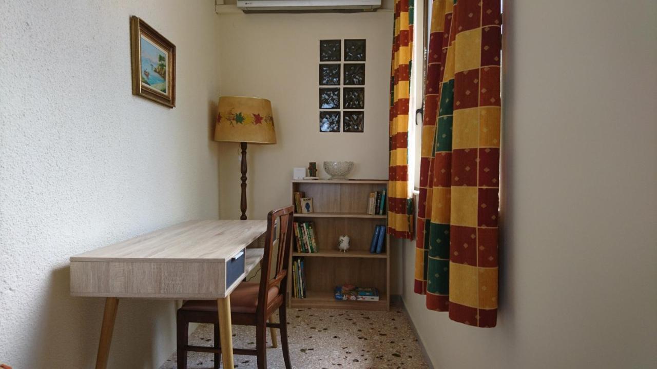 Summerhouse Peggy: Close To Athens Airport By The Sea Holiday home *