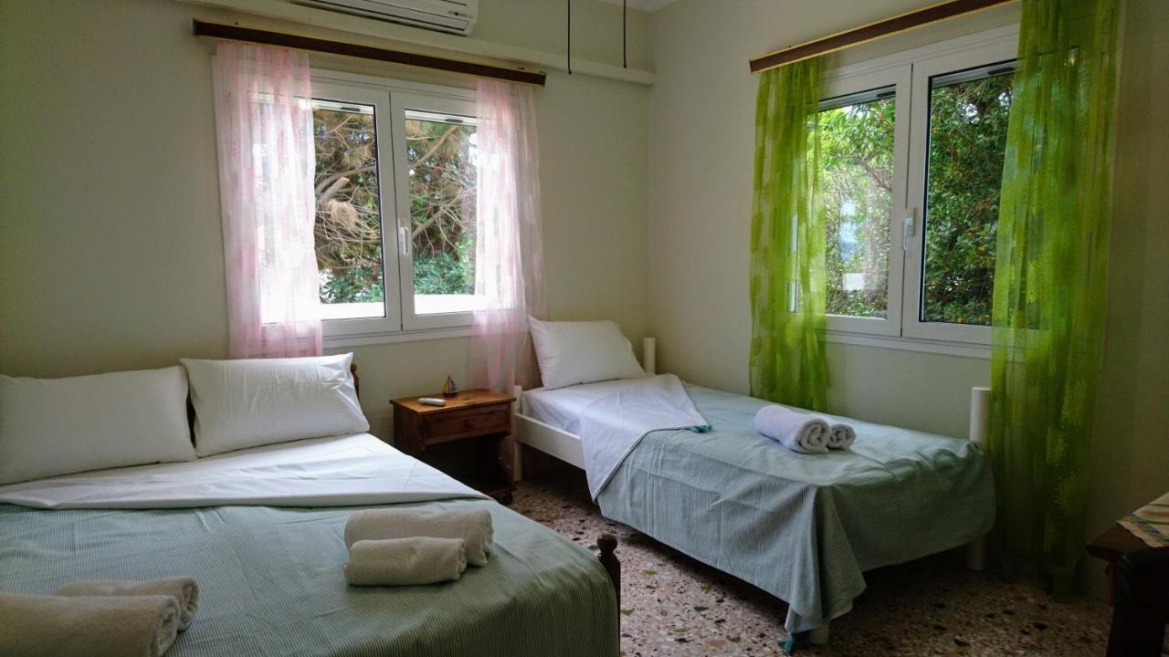 Summerhouse Peggy: Close To Athens Airport By The Sea