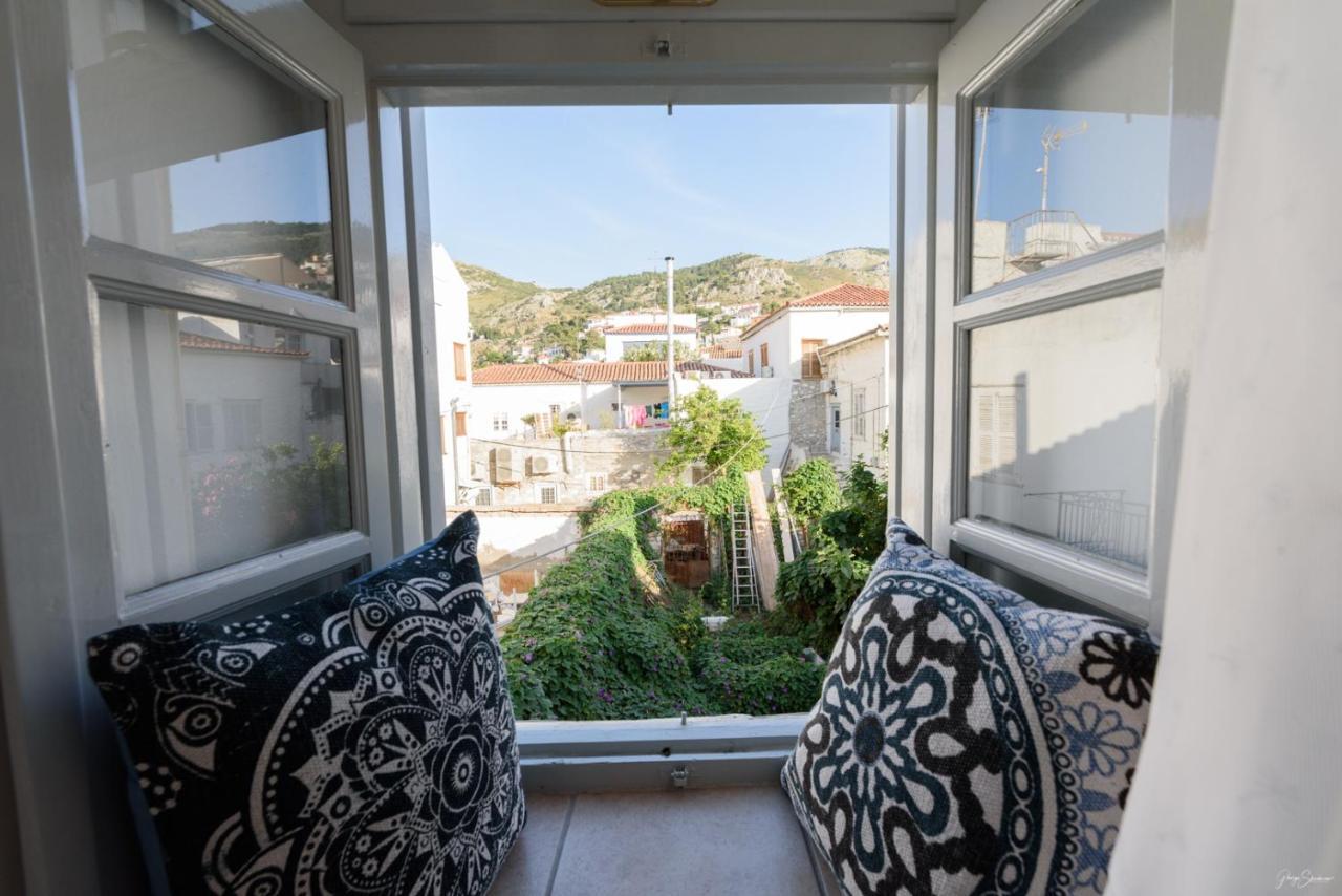 Astraea Hydra (Saronic Islands)