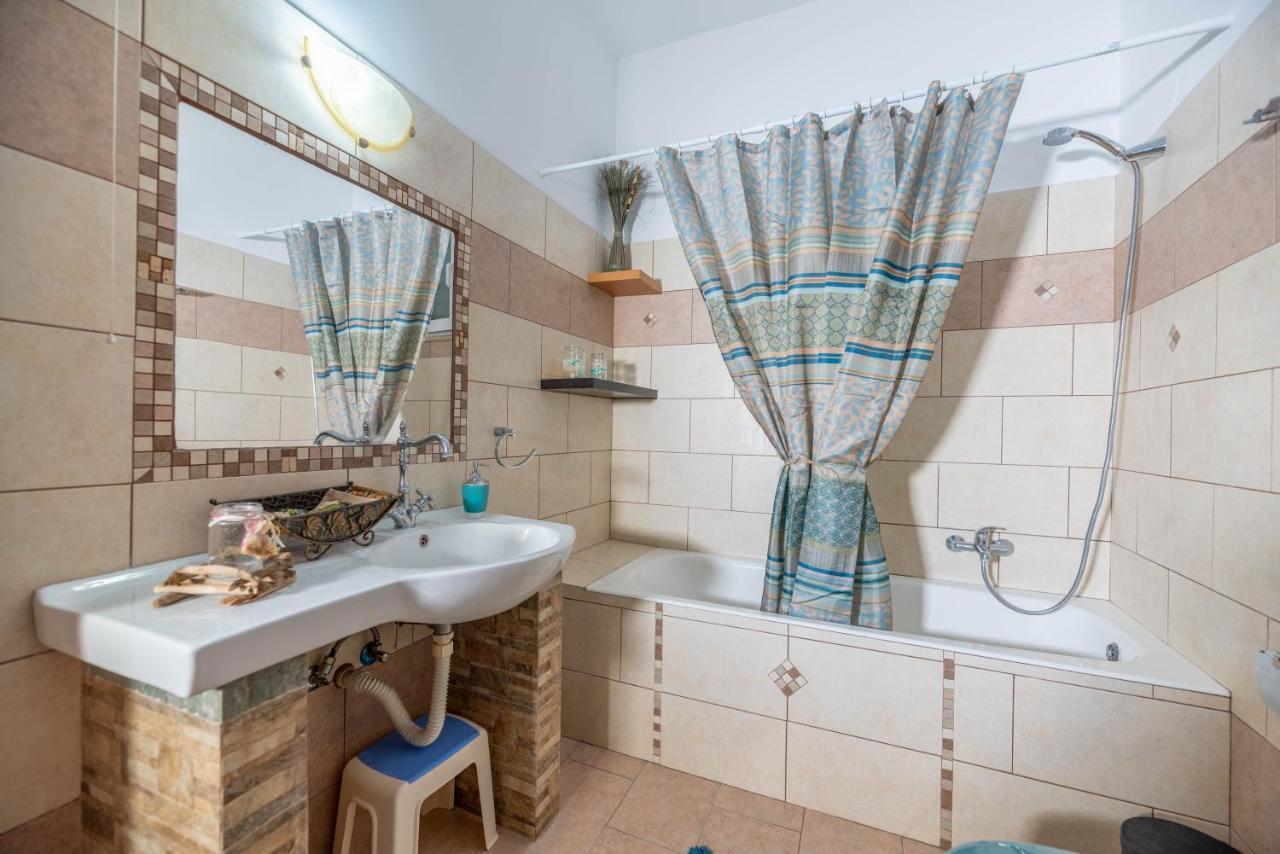 Country house Ktima Argyrou Stegna