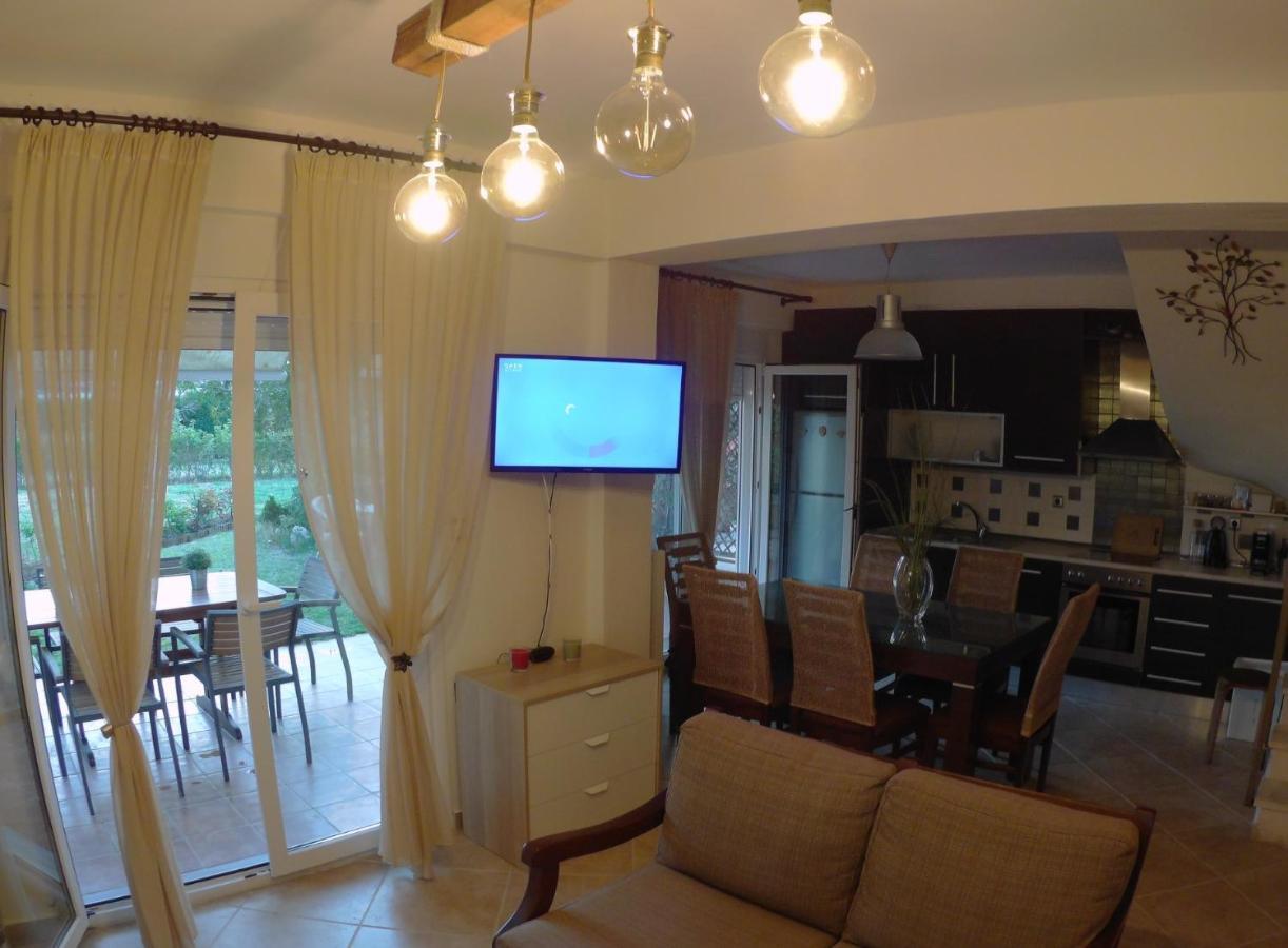 Evridiki Villa *