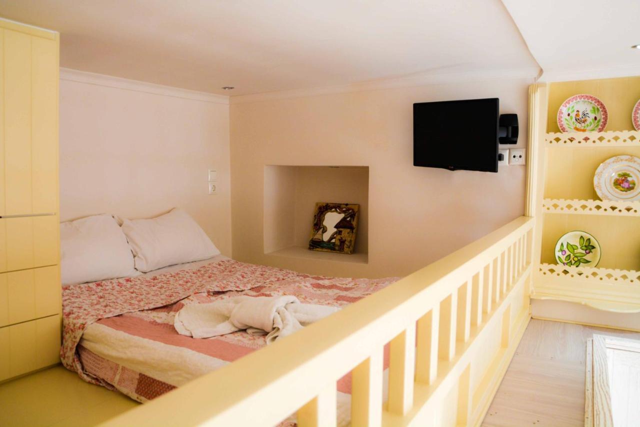Kleio House *